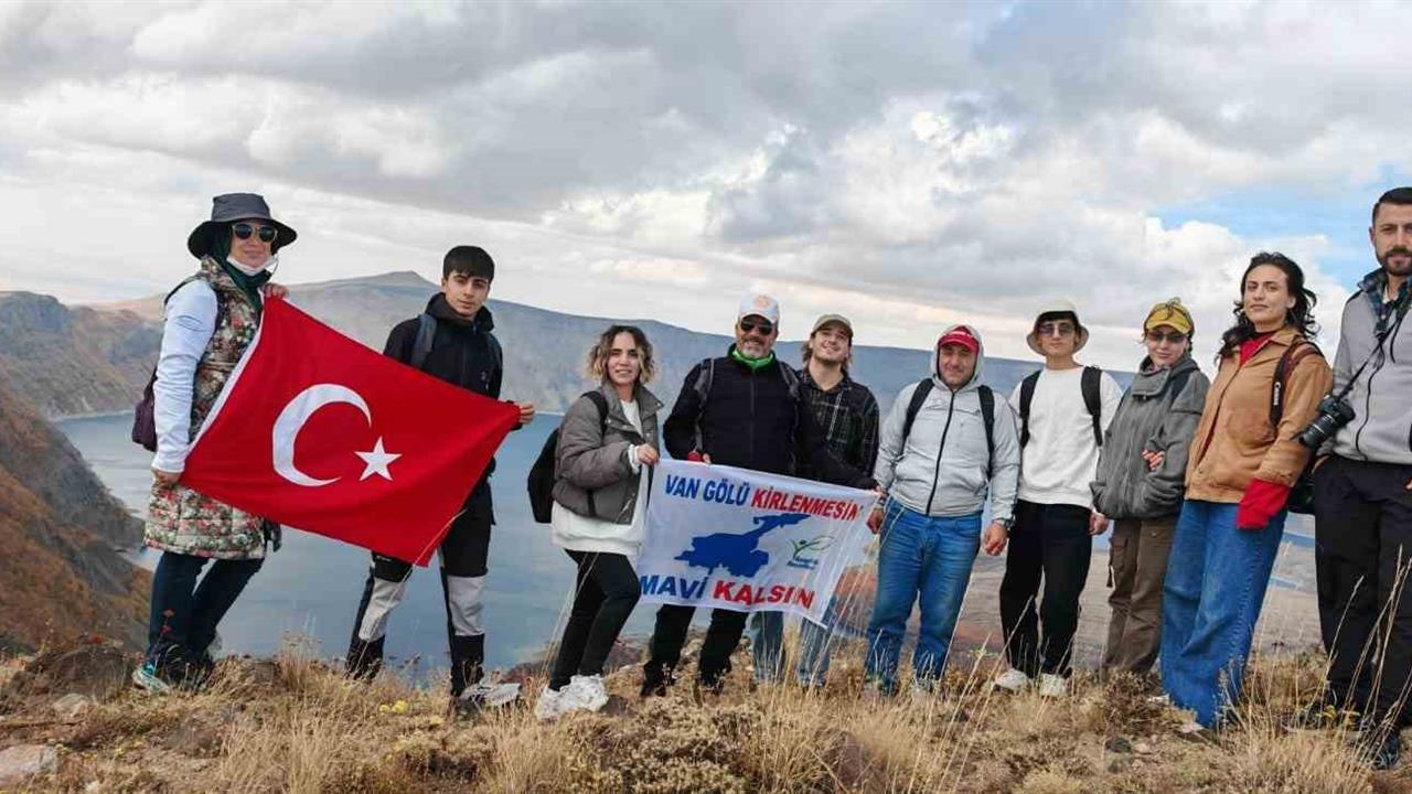 Bitlis'te Yeryüzü Cenneti Zirve Tırmanışı