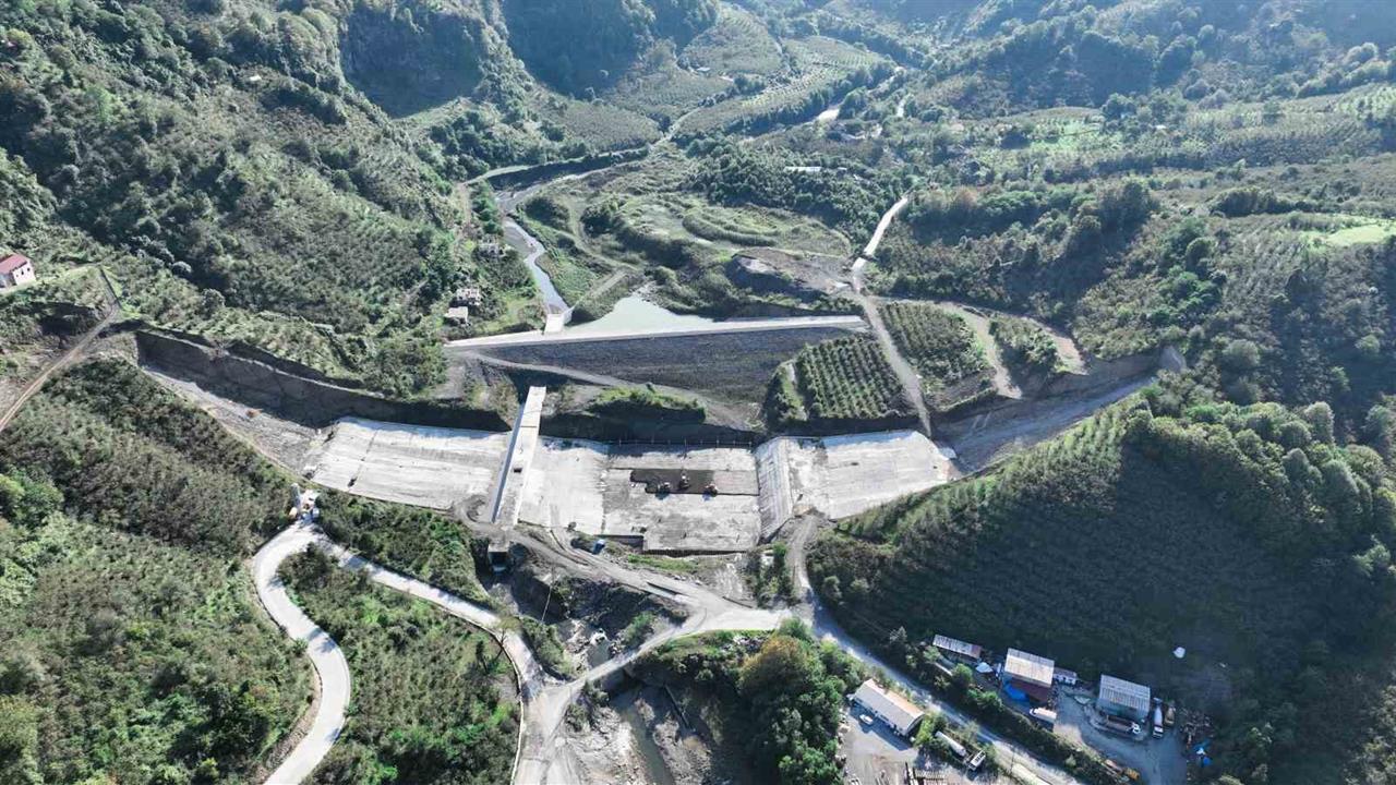 Salıpazarı Barajı'nda Çalışmalar Hızla Devam Ediyor