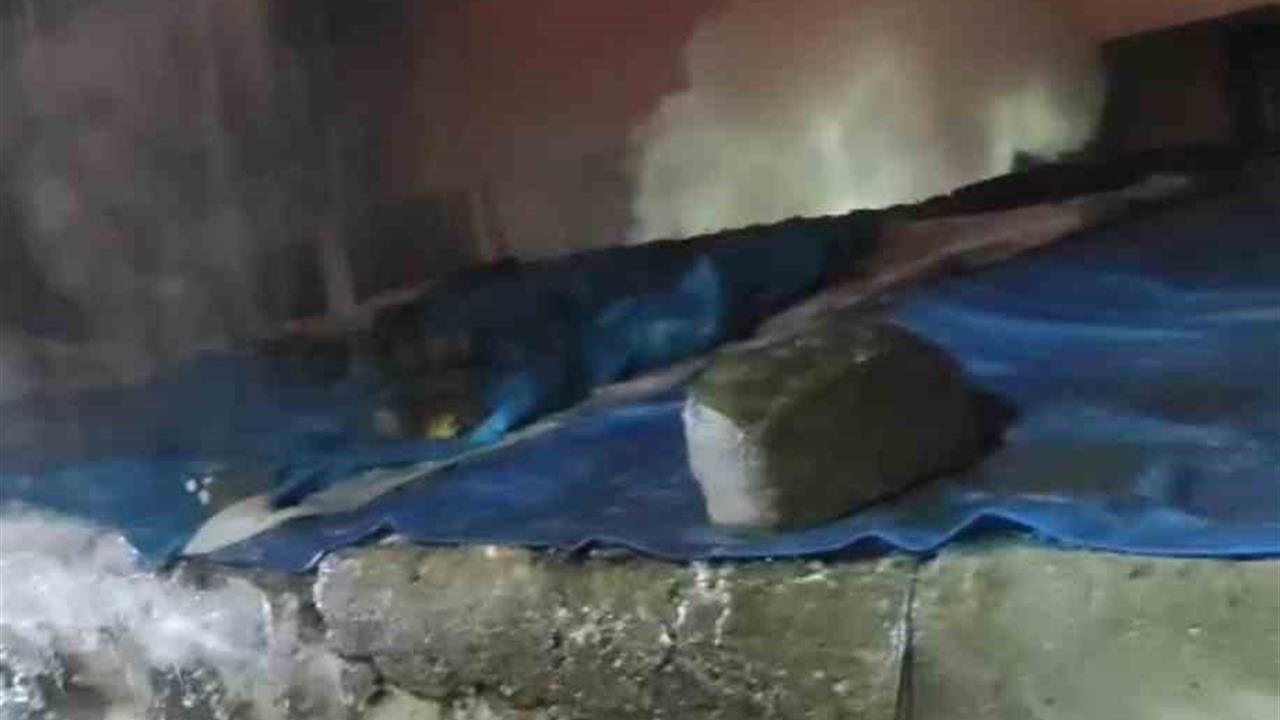 Bingöl'de Metruk Binada Yangın Çıktı, Söndürüldü