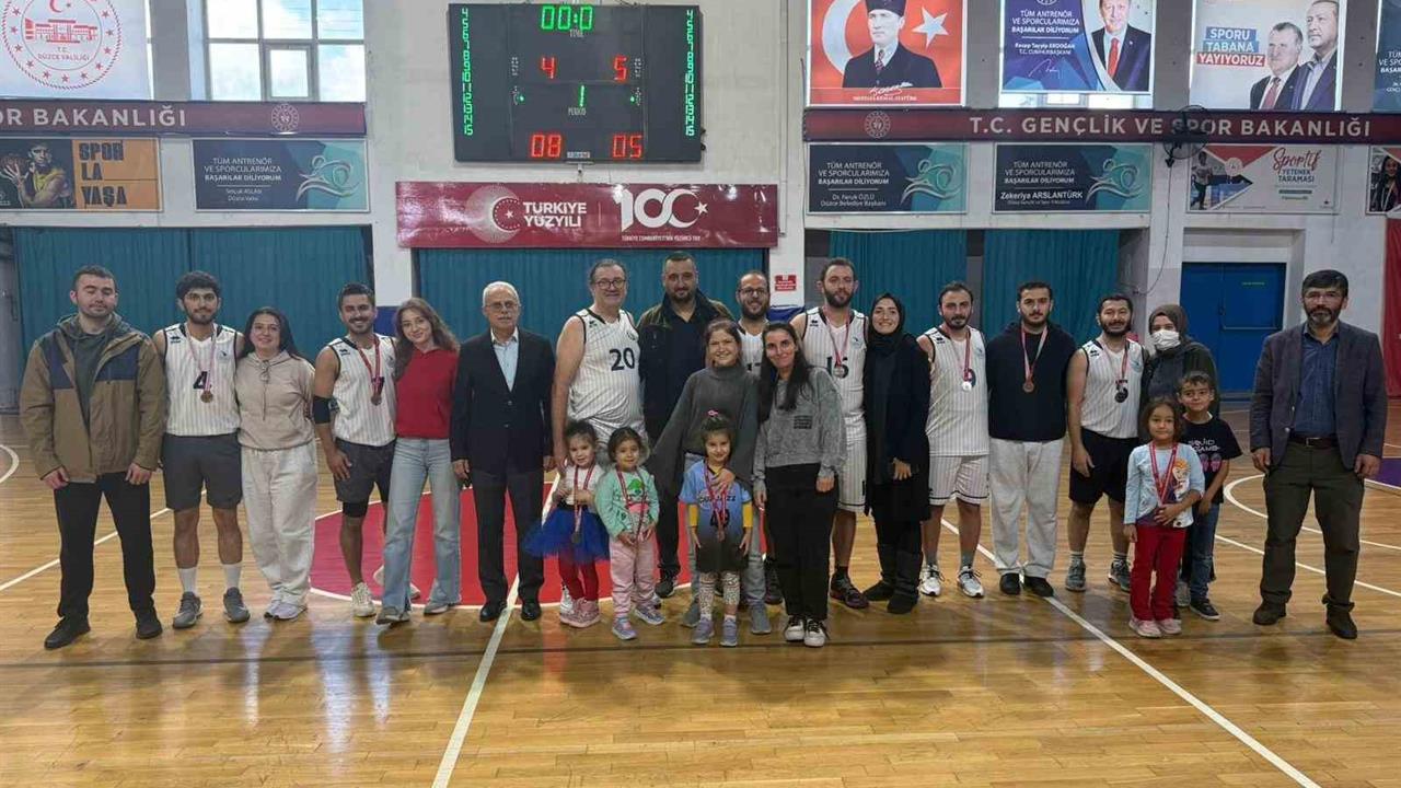Düzce'de Üniversite A Takımı Basketbol Şampiyonu Oldu