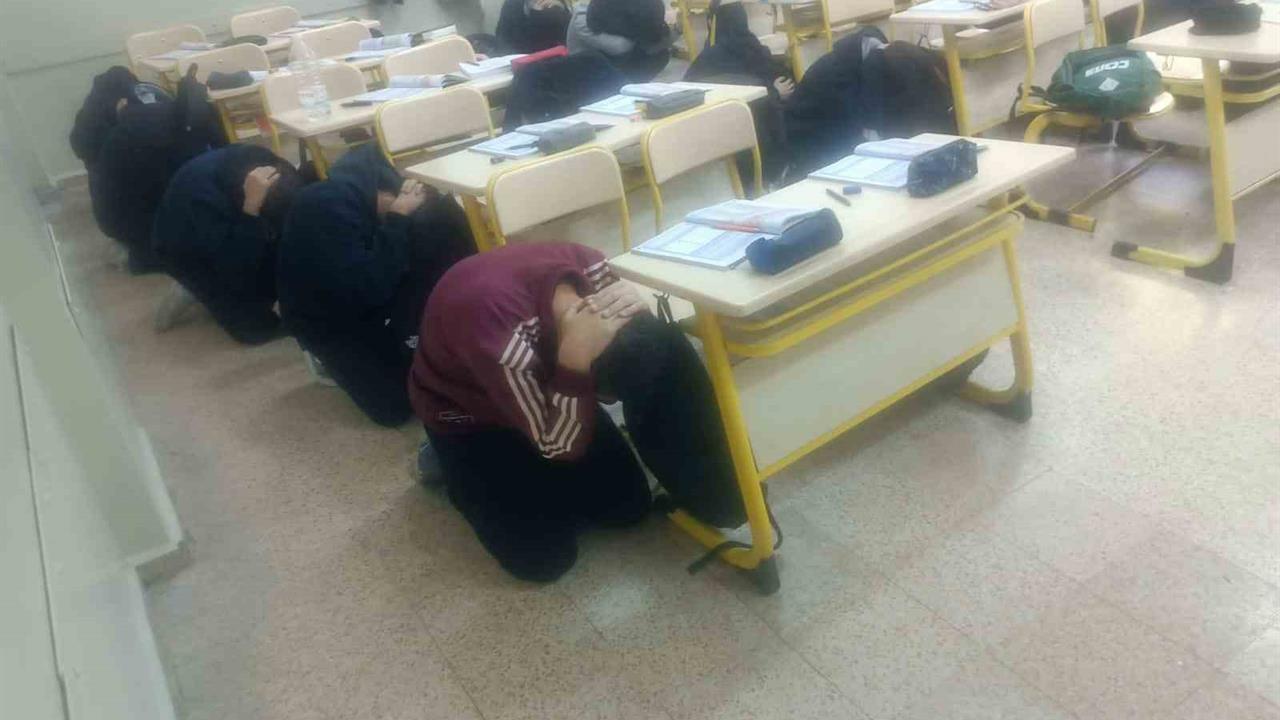Aydın'da Lise Öğrencilerine Deprem Tatbikatı Yapıldı