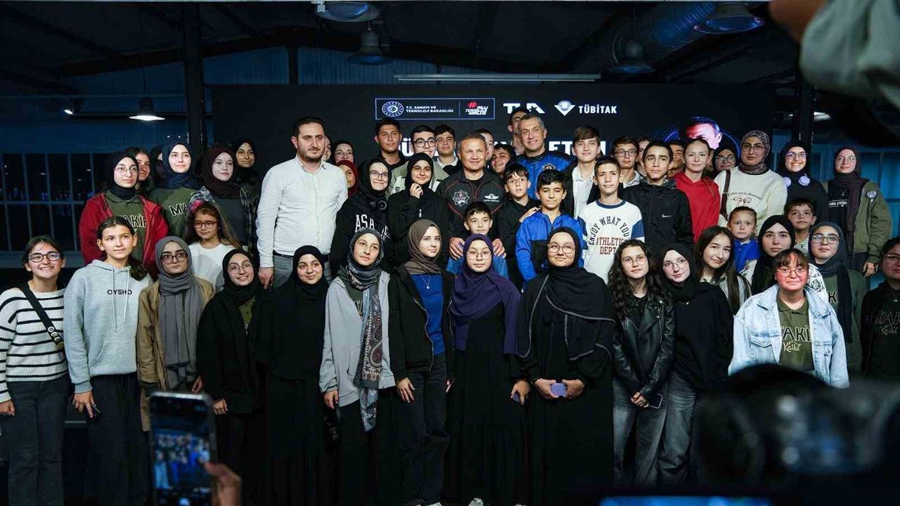 Alper Gezeravcı Kocaeli'de Öğrencilere Uzay İlhamı Verdi