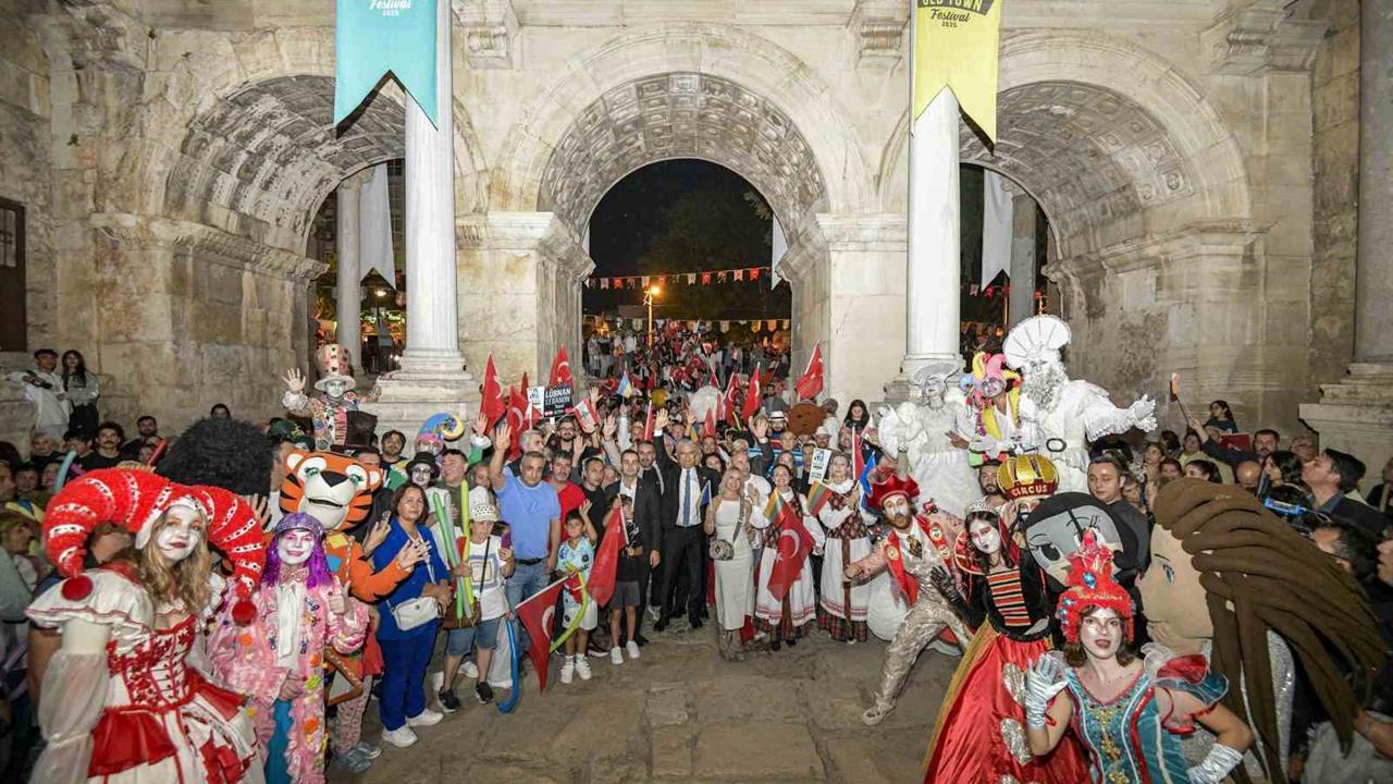 Kaleiçi'nde Sanat ve Müzik Festivali Coşkuyla Gerçekleşti