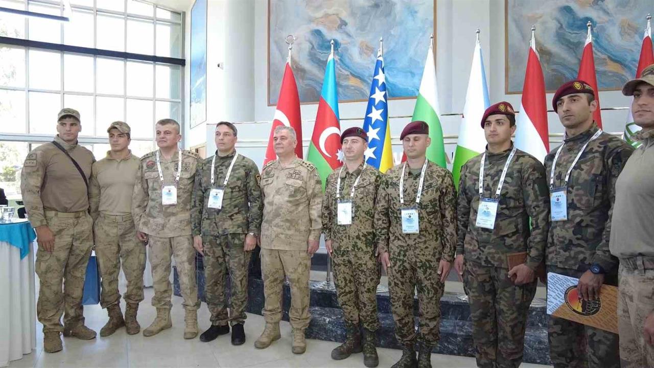 İzmir'de Boran VII: Türk Unsurları Zirveye Yerleşti