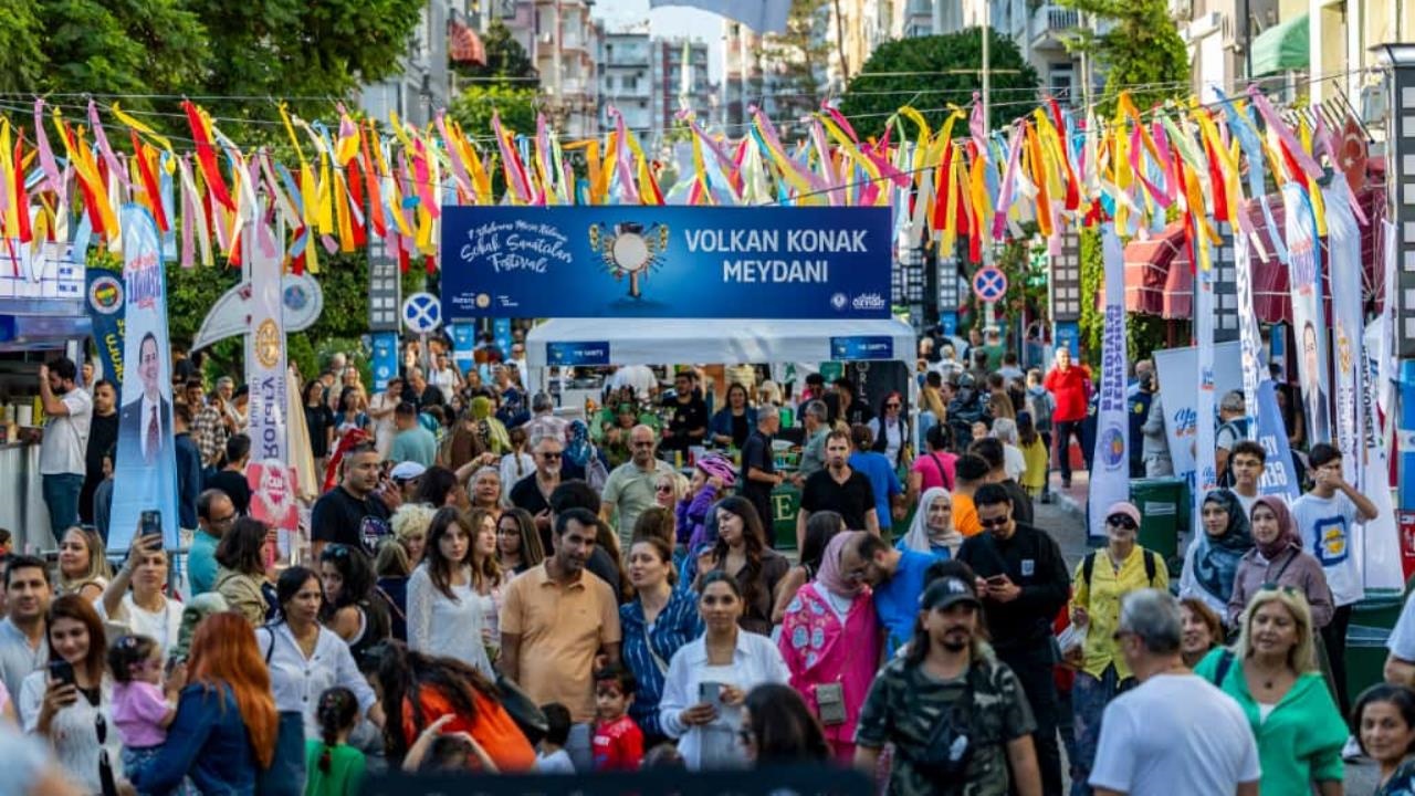 Kushimoto Sokak Sanatçıları Festivali Bu Yıl da On Binlerce Kişiyi Ağırladı