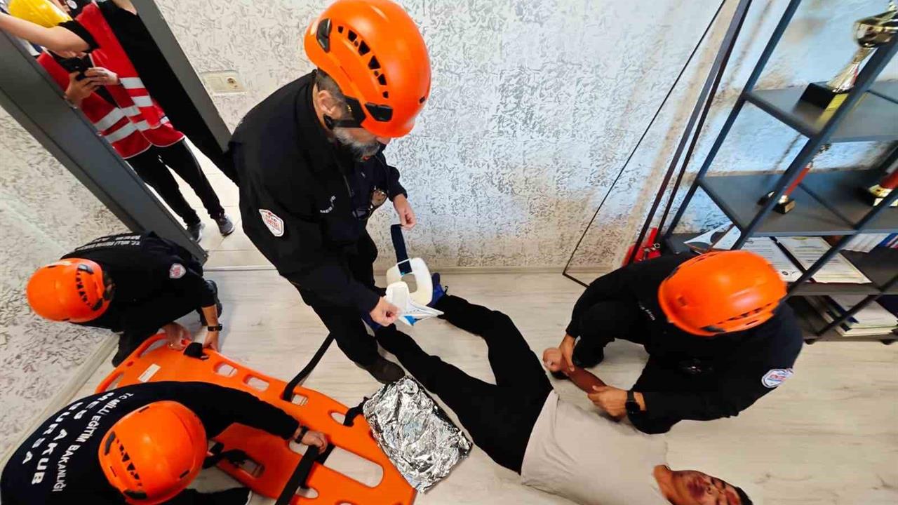 Bursa'da Gerçeğini Aratmayan Acil Durum Tatbikatı
