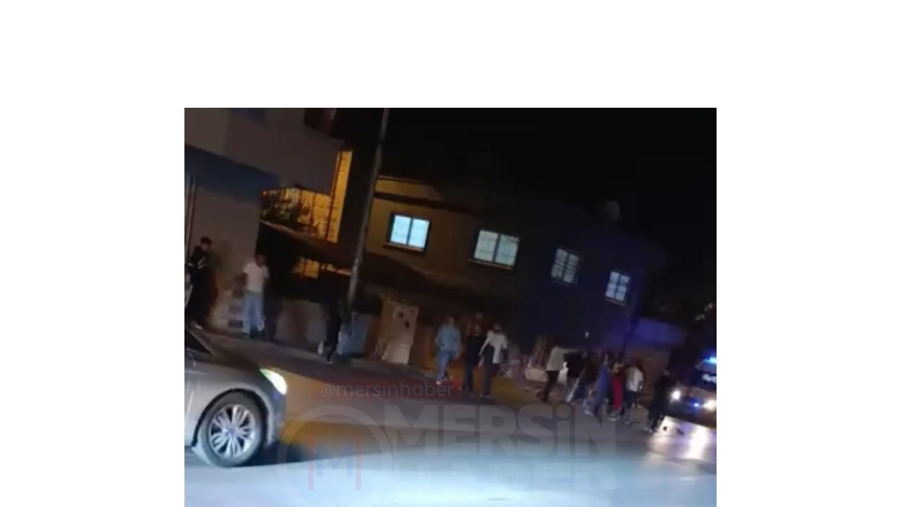 Toroslar'da Motosiklet Kazası Sonrası Kavga: Otomobil İle Motosiklet Çarpıştı