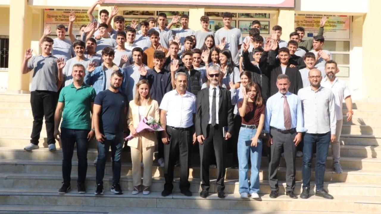 Rektör Özen "Güven ve Dönüşüm Projesi" Kapsamında Öğrencilerle Buluştu