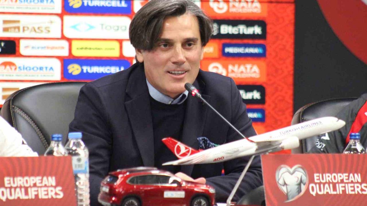 Vincenzo Montella: "Dünya Kupası'na emin adımlarla ilerliyoruz"