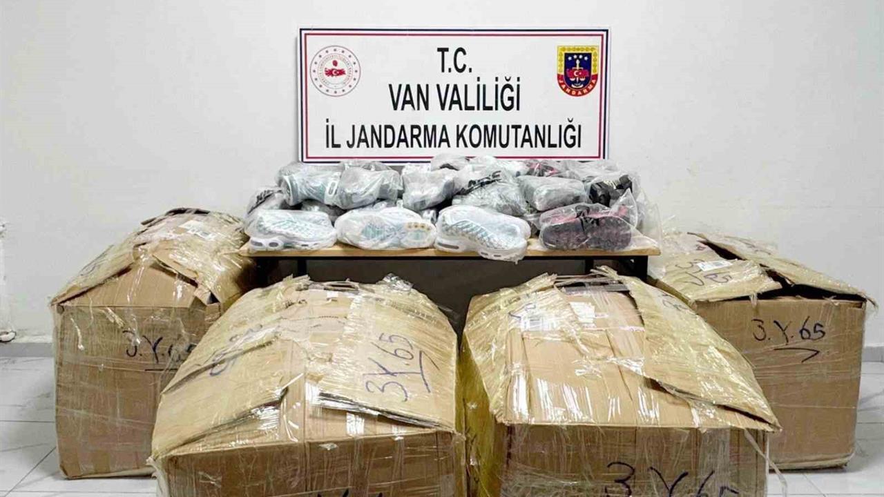 Van'da Gümrük Kaçağı Malzeme Ele Geçirildi