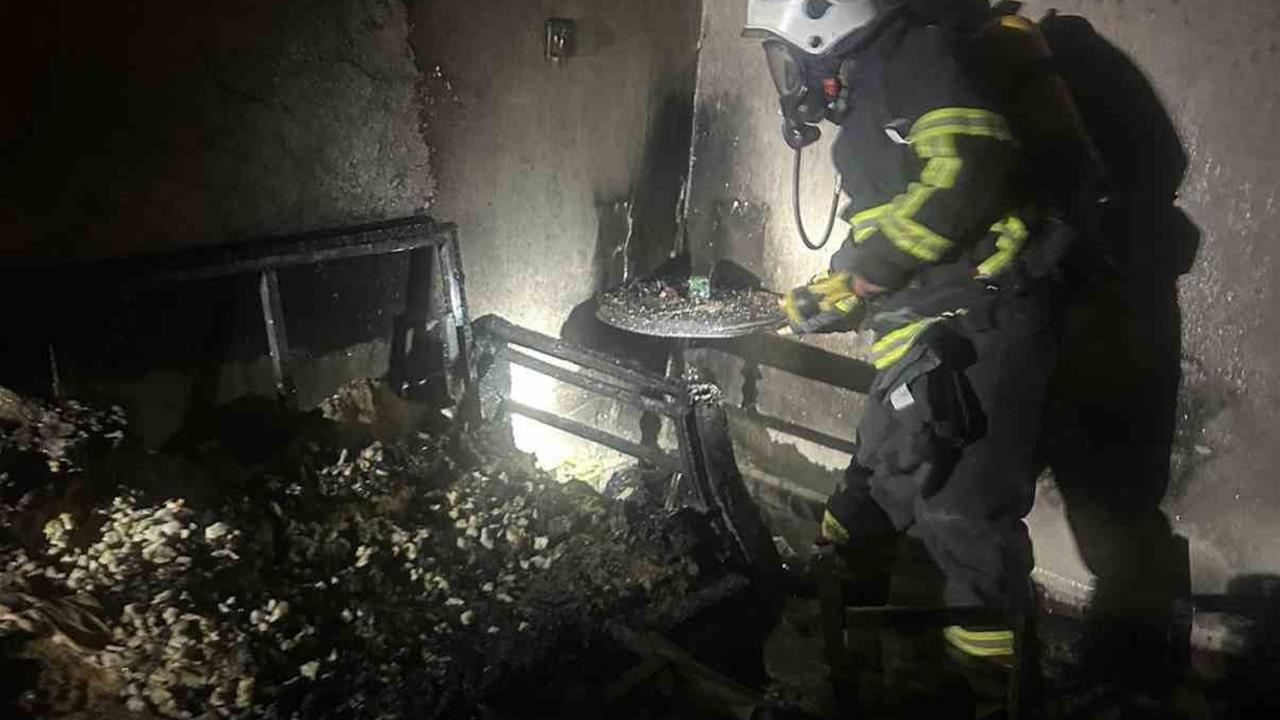 Samandağ'da Yangın: Ev Kullanılamaz Hale Geldi