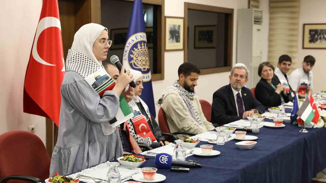 Ankara'da Filistinli Öğrencilerle Buluşma: Ateşkes Umut Verdi