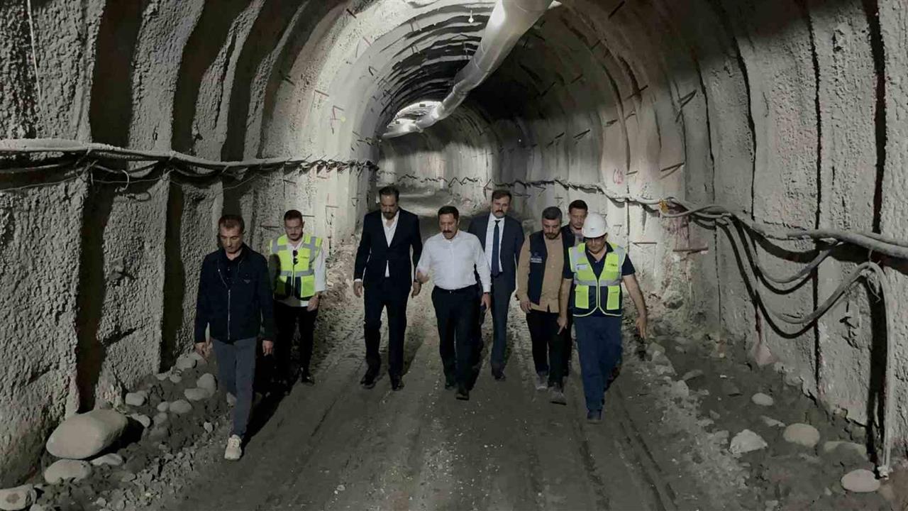 Hatay'da Türkiye'nin En Büyük Atık Su Tüneli İnşaatı Başladı
