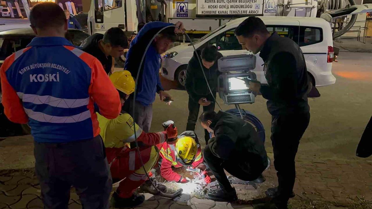 Konya'da Kanalizasyondaki Köpeği Kurtarma Operasyonu