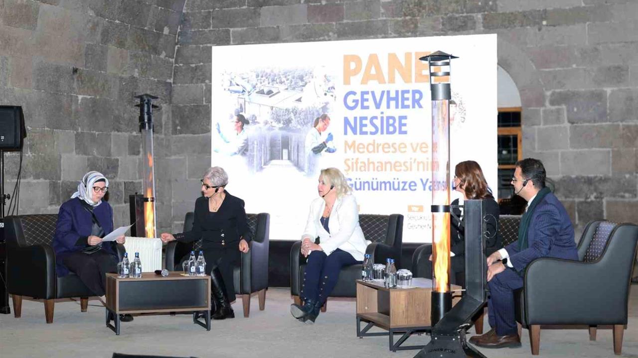 Kayseri'de Gevher Nesibe Paneli Düzenlendi