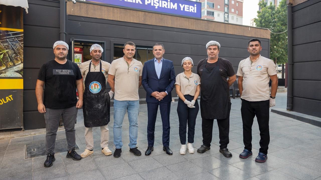 Mezitli'de Akdeniz Balık Pazarı Modern Pişirme ve Yeme Alanıyla Yenilendi