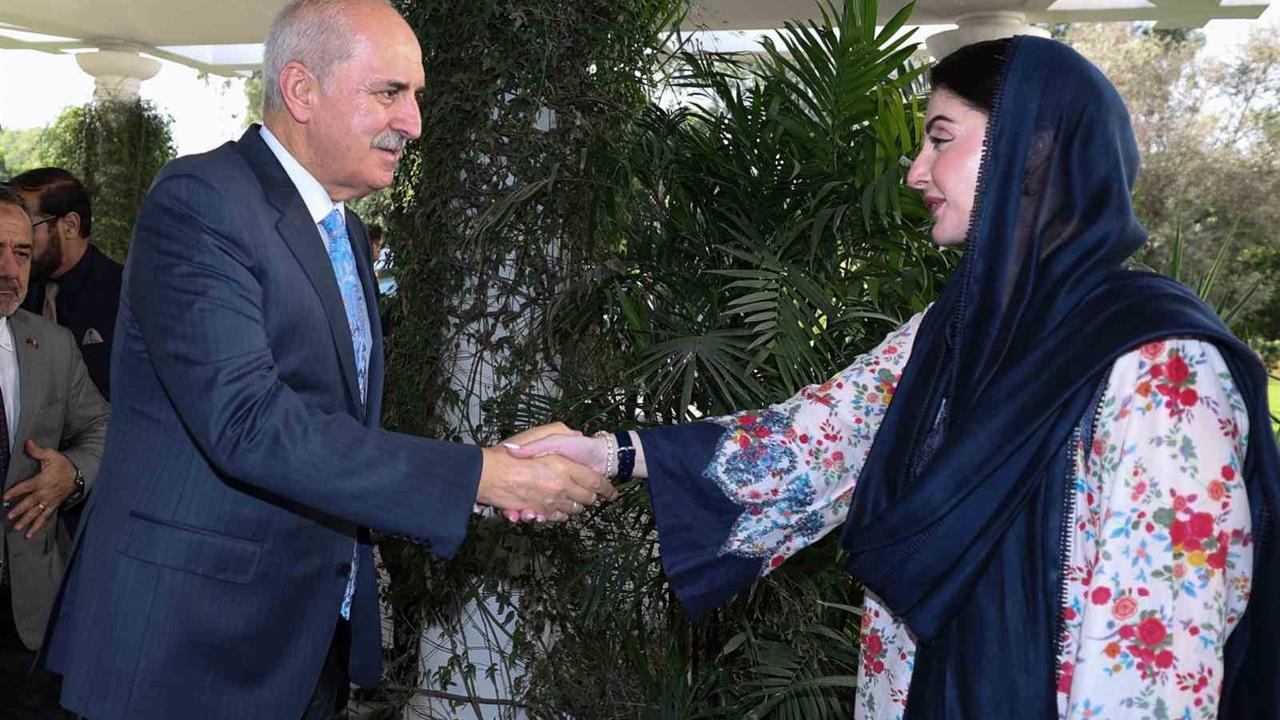 Lahor'da Kurtulmuş ve Pencap Başbakanı Şerif Görüştü