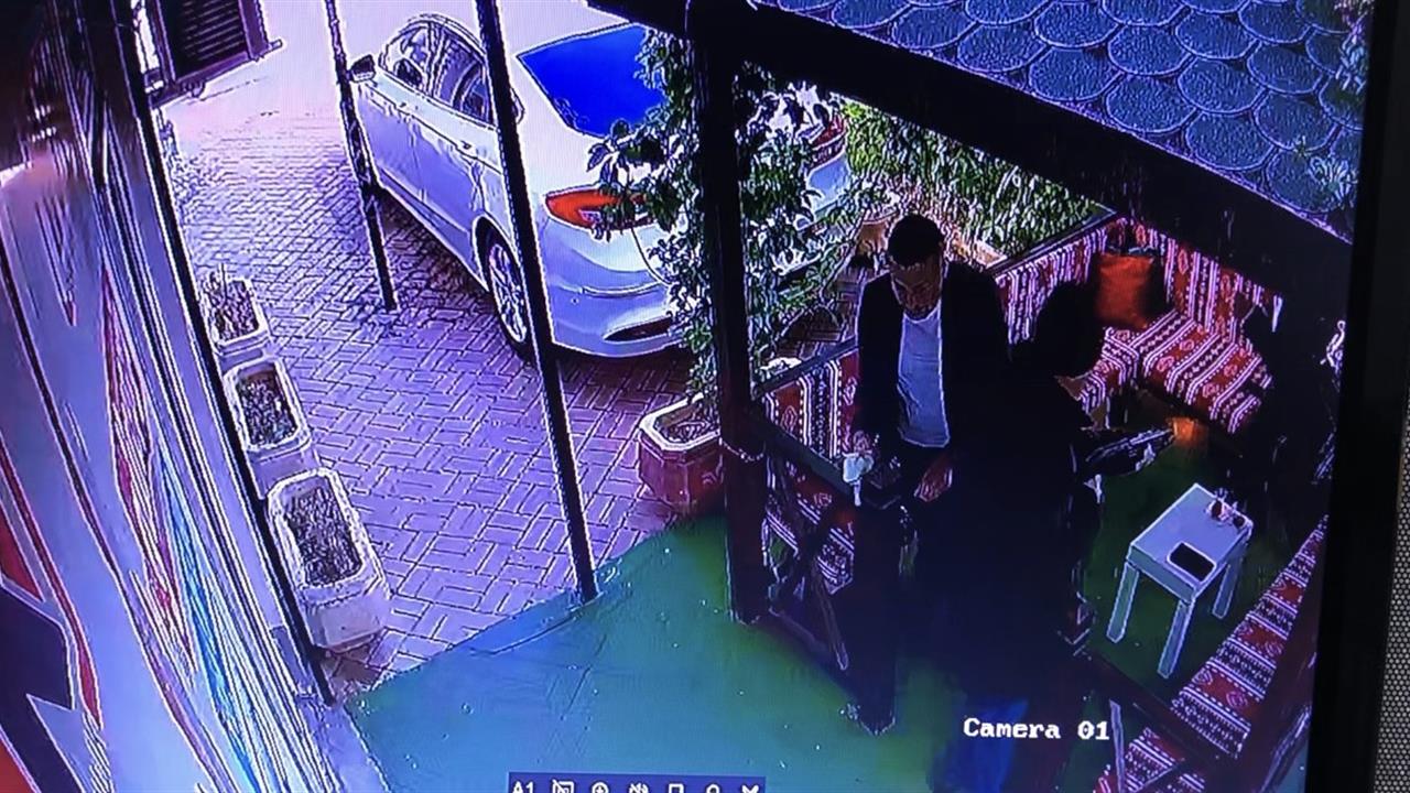 Elazığ'da Gazeteci Koca'ya Pompalı Tüfekli Saldırı Anı Kaydedildi