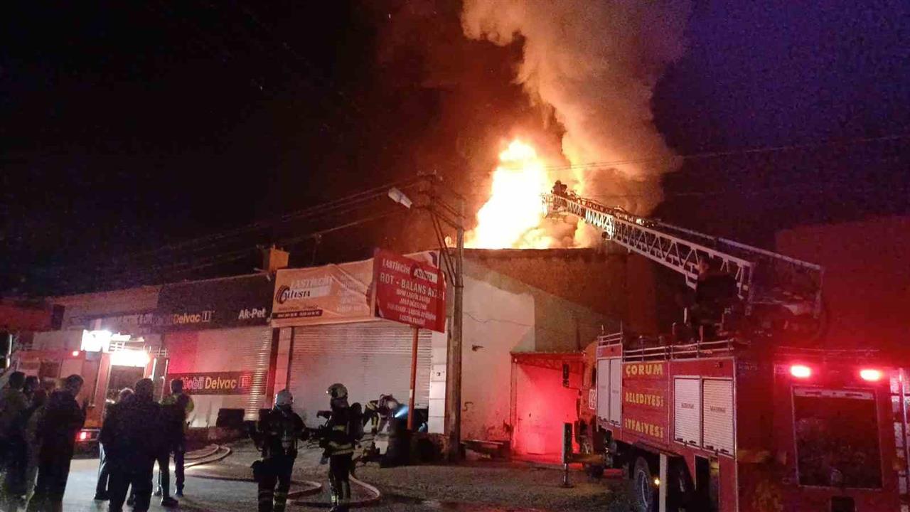 Çorum'da Lastik Tamirhanesinde Yangın Kontrol Altına Alındı