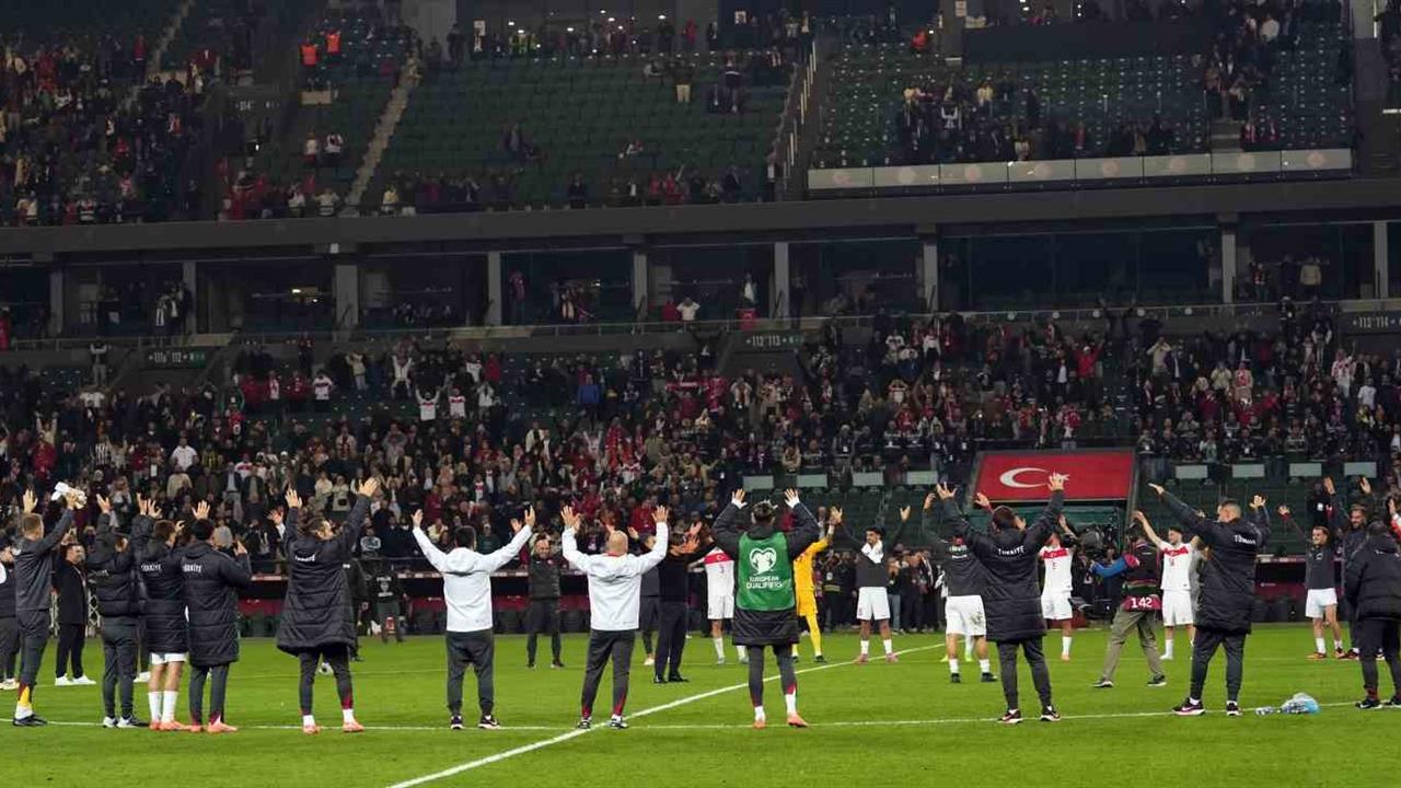 A Milli Futbol Takımı Kocaeli'de Gürcistan'ı 4-1 Yenerek Sevinç Yaşadı