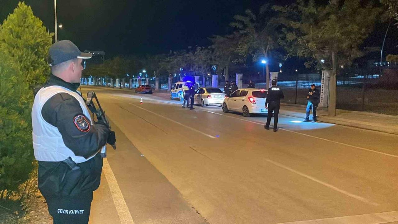 Karaman'da Eş Zamanlı Şok Asayiş Uygulaması: Çok Sayıda Gözaltı