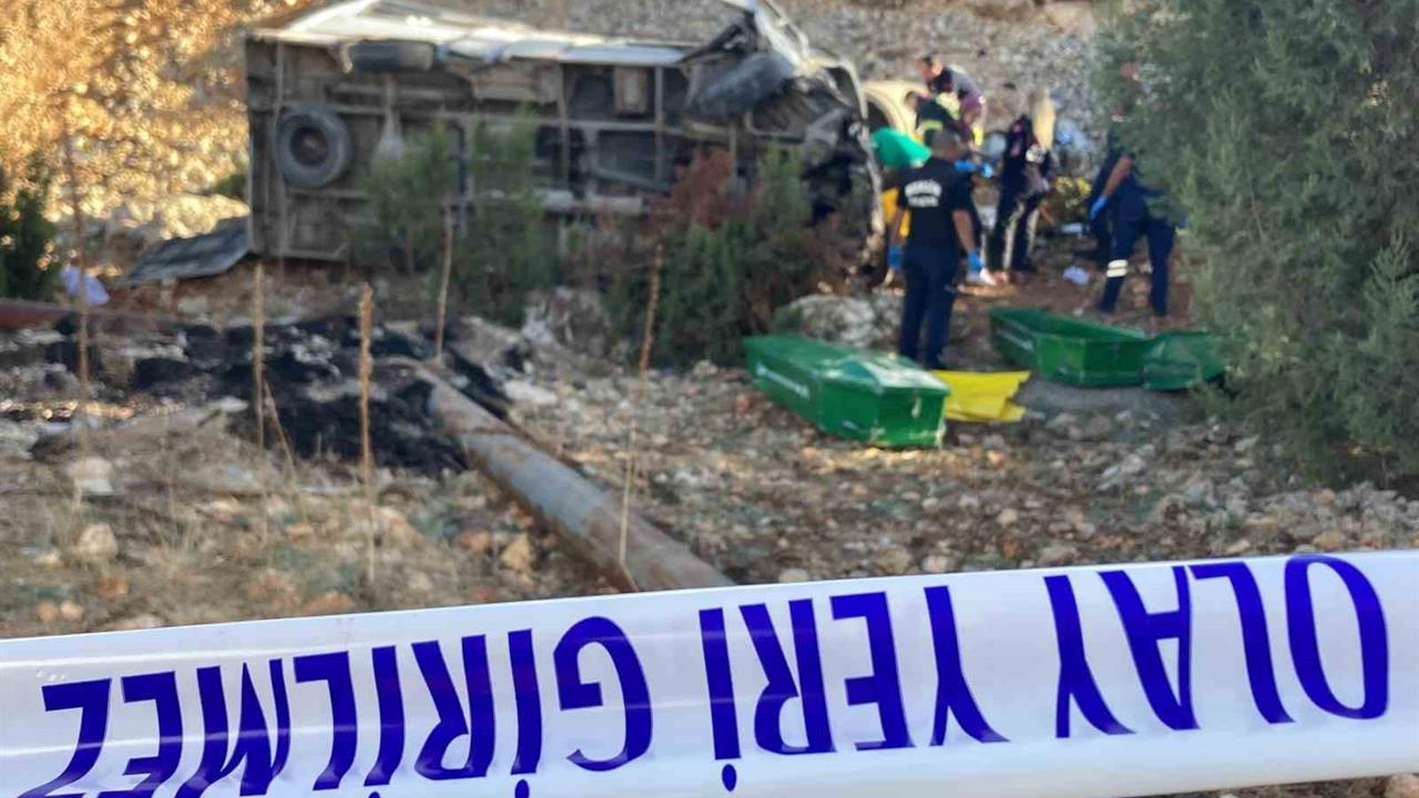 Mersin'de İşçi Servisi Kazasında Ölü Sayısı 7'ye Yükseldi