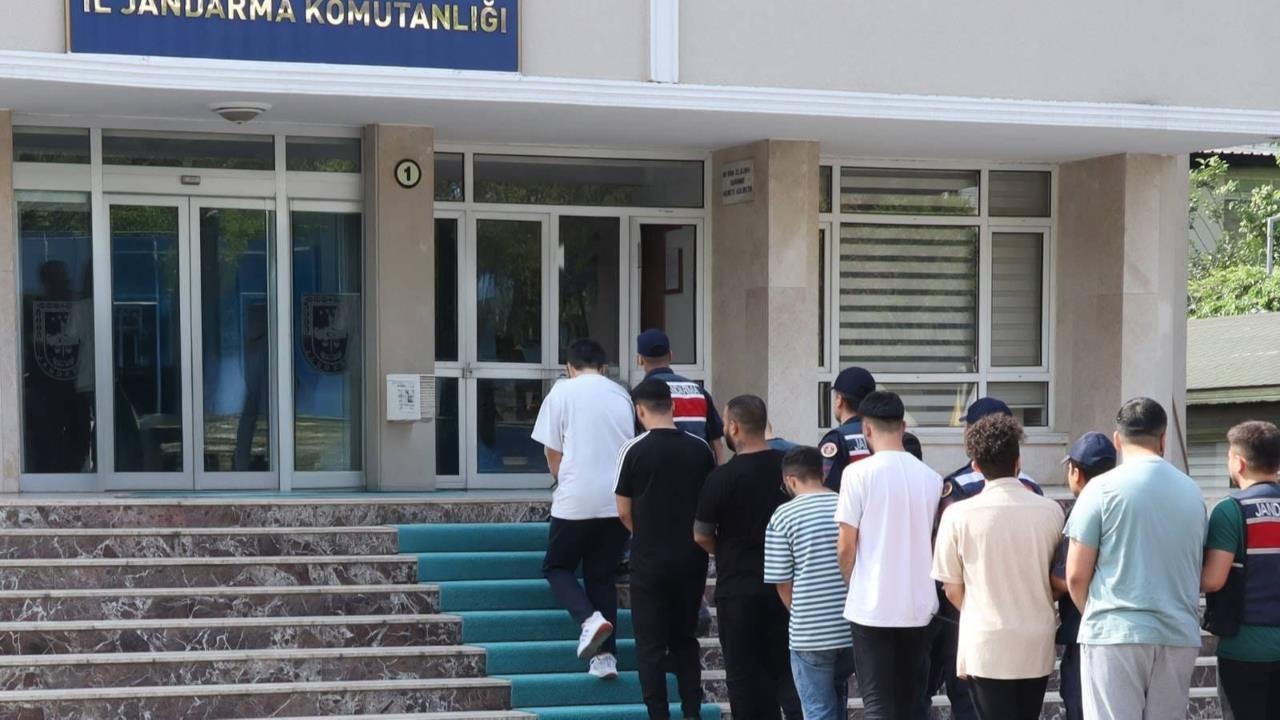 Mersin'de Jandarmadan Aranan Şahıslara Sıkı Takip