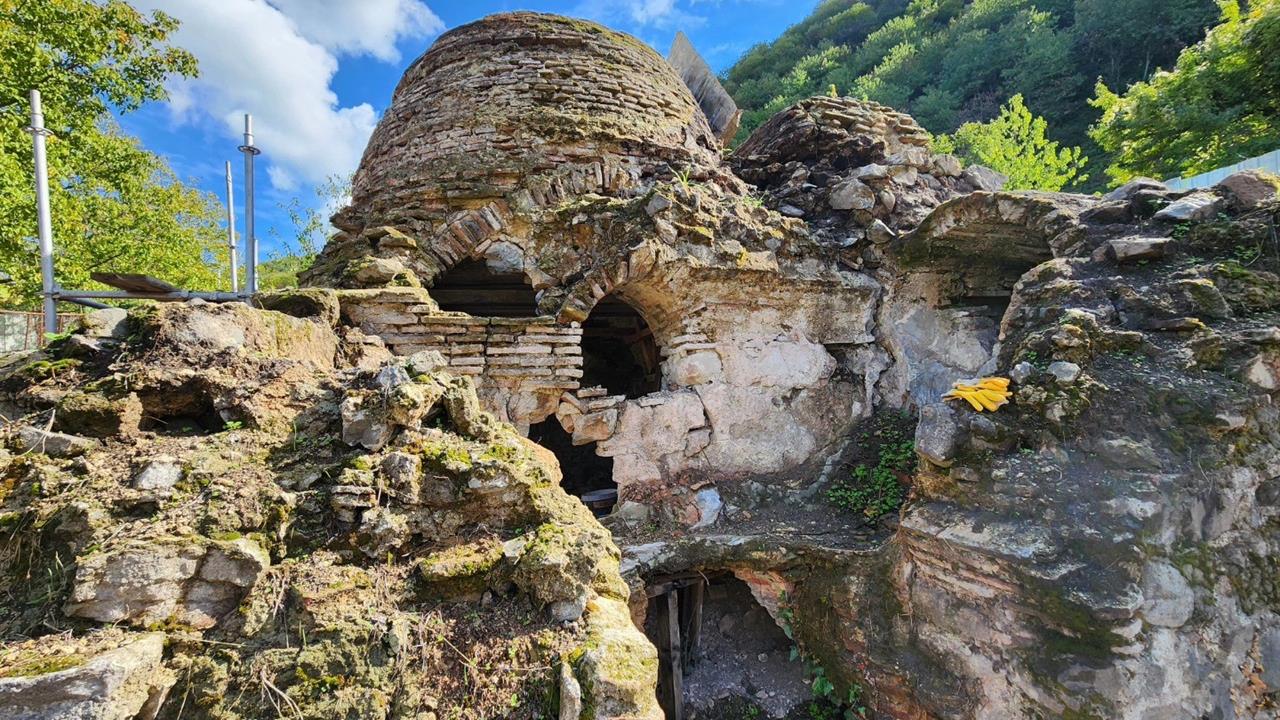 Gölcük’te Tarihi Hamam Yeniden Restore Ediliyor