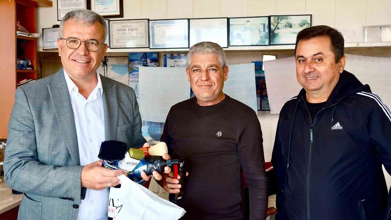 Karabiga'da Berberlere Mesleki Destek Hediyesi