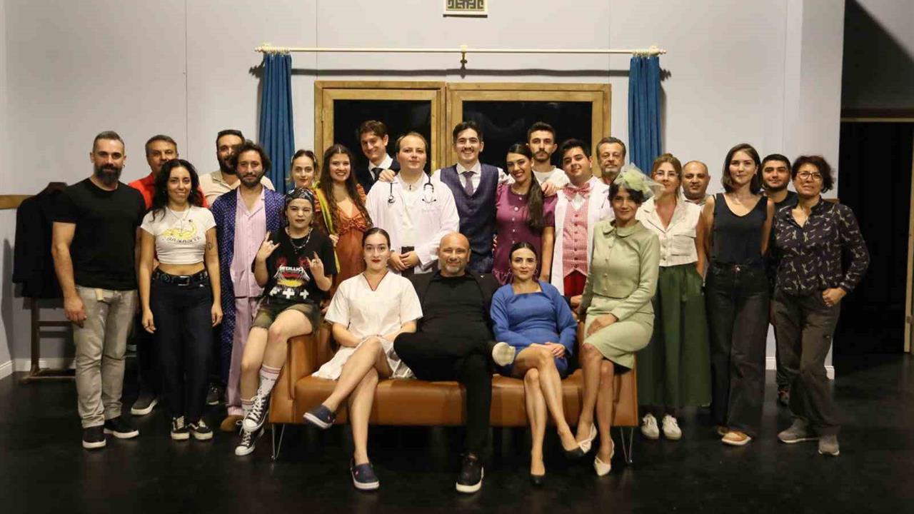 Kepez'de Kahkaha Dolu Oyun: "Kaç Baba Kaç"