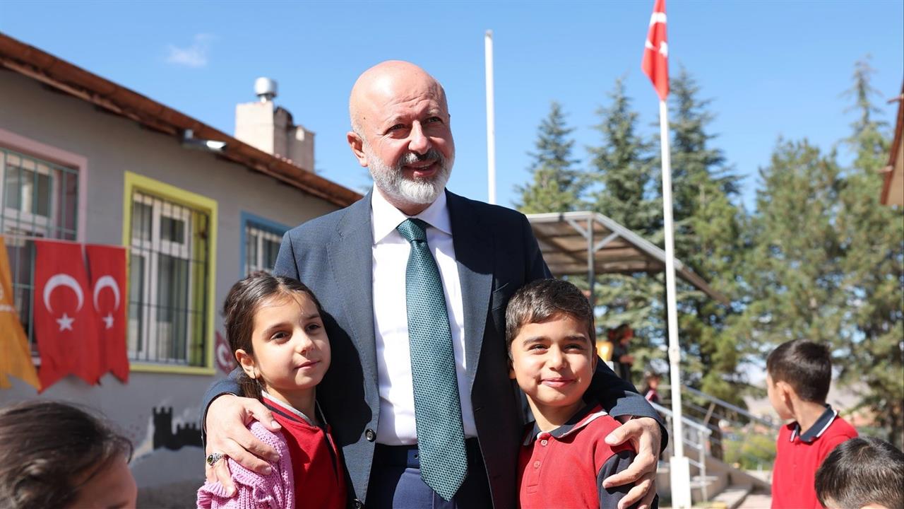 Kocasinan'da Başkan Çolakbayrakdar, Çocuklarla Buluştu