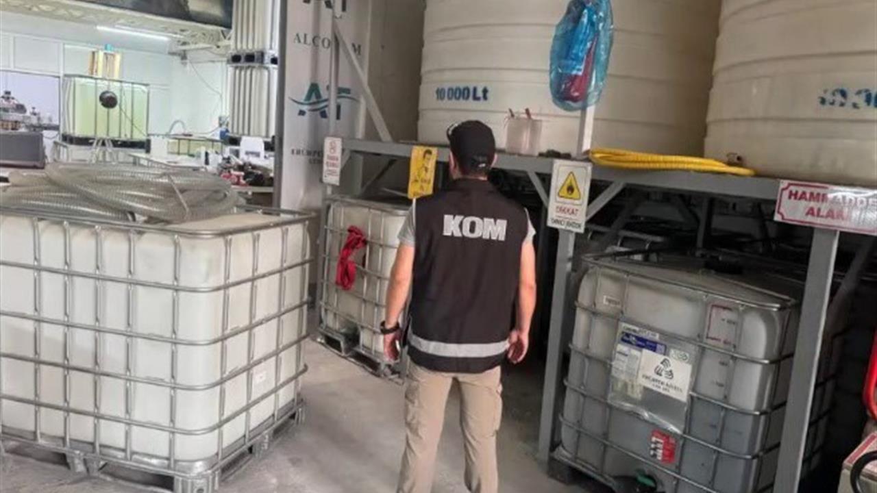 Antalya'da Kaçak Alkol Operasyonu: 14 Bin 884 Litre Ele Geçirildi