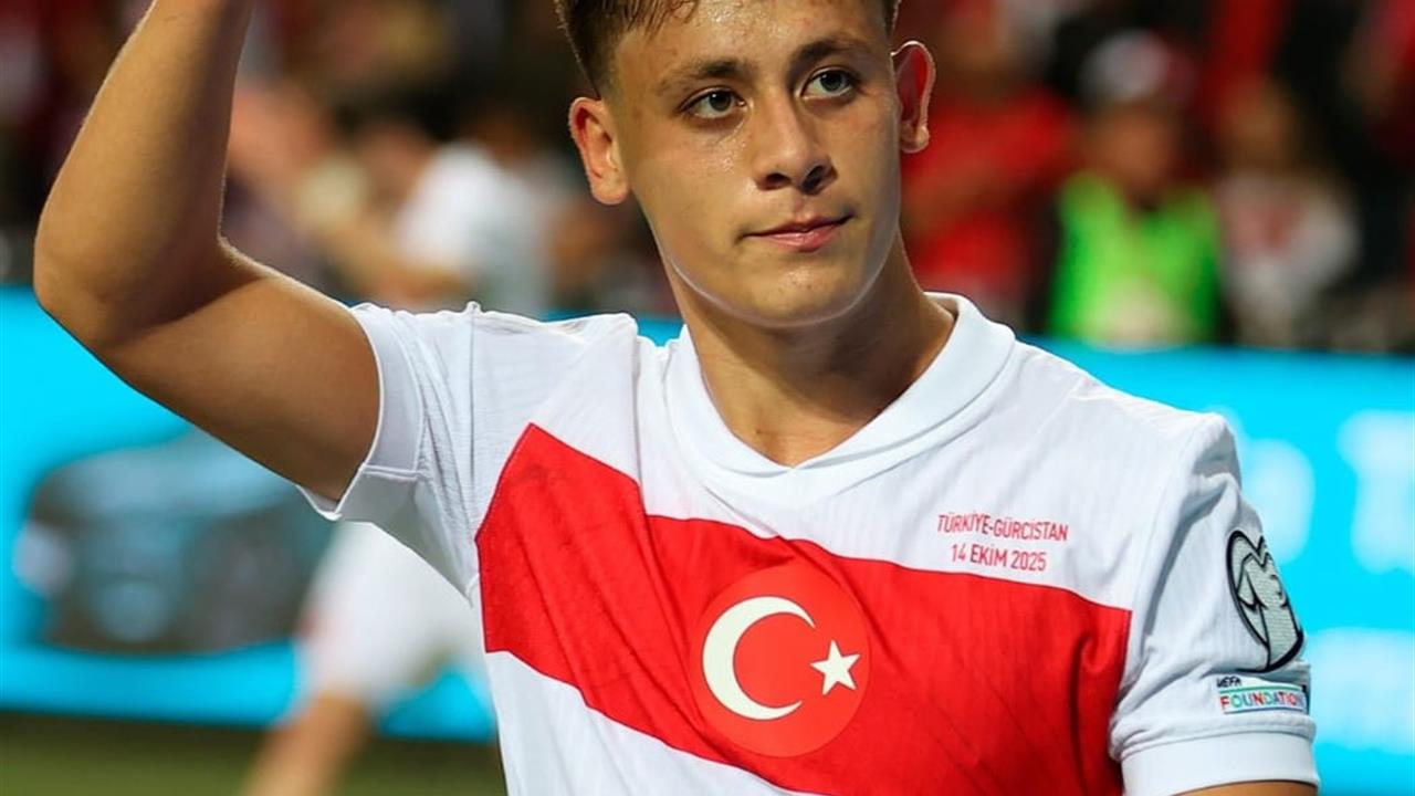 Real Madrid Arda Güler'i Turka Kocaeli Stadyumu'nda Tanıttı