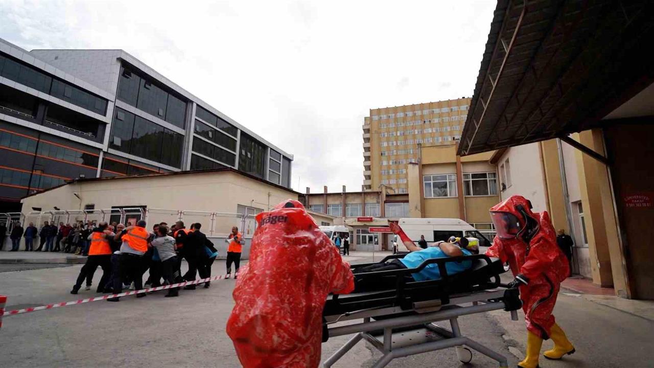 Sivas'ta Gerçeğini Aratmayan Hastane Tatbikatı Yapıldı