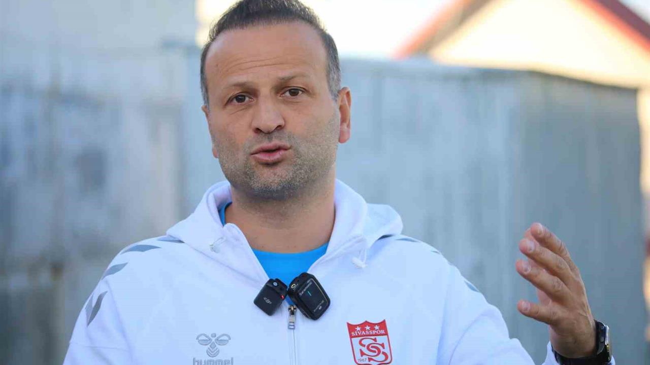 Osman Zeki Korkmaz: "Sivasspor Play-Off İçin Hedef Belirledi"