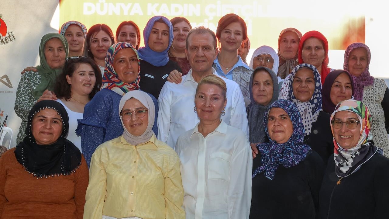 Başkan Seçer İle Meral Seçer, " Dünya Kadın Çiftçiler Günü’ Etkinliğine Katıldı