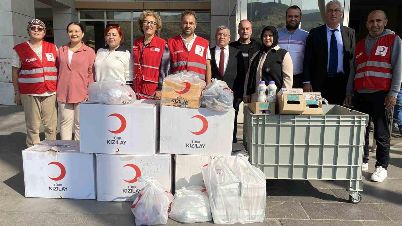 Alaşehir Kızılay’dan Sosyal Market’e Yardım Eli