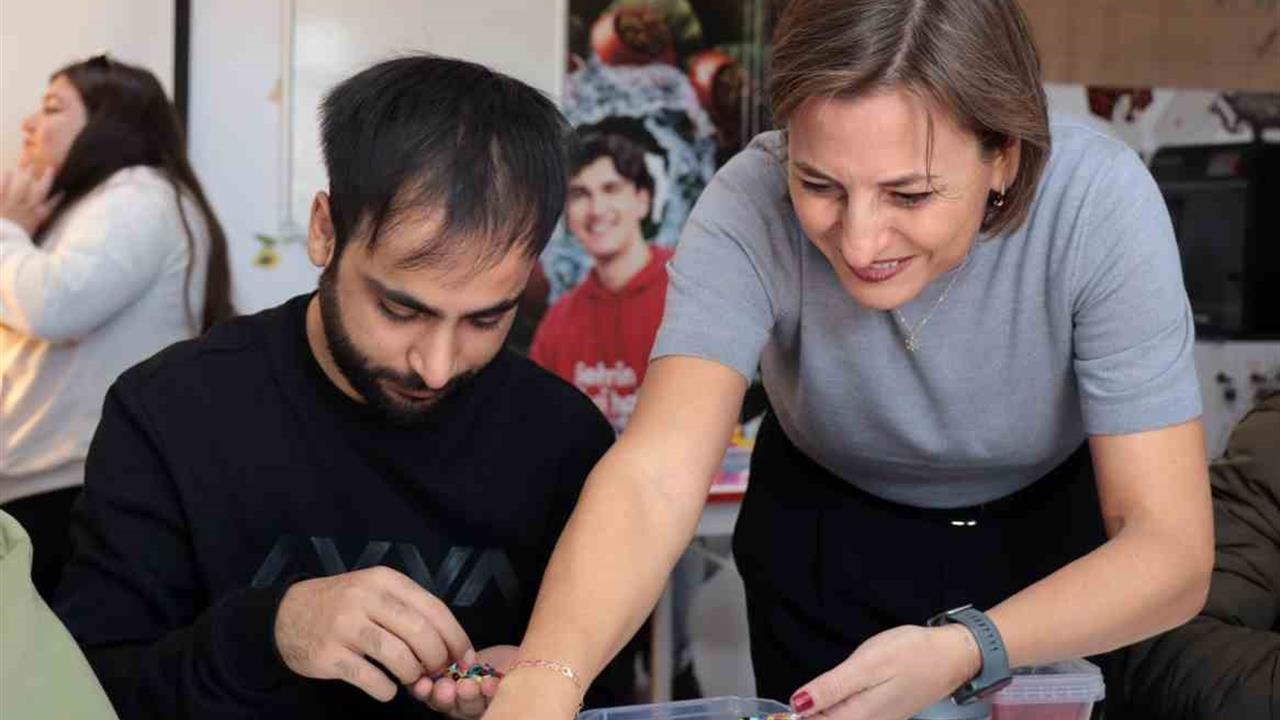 Akbank'ın Güzel Yarınlar Projesi: 22 Bin Genç Desteklendi