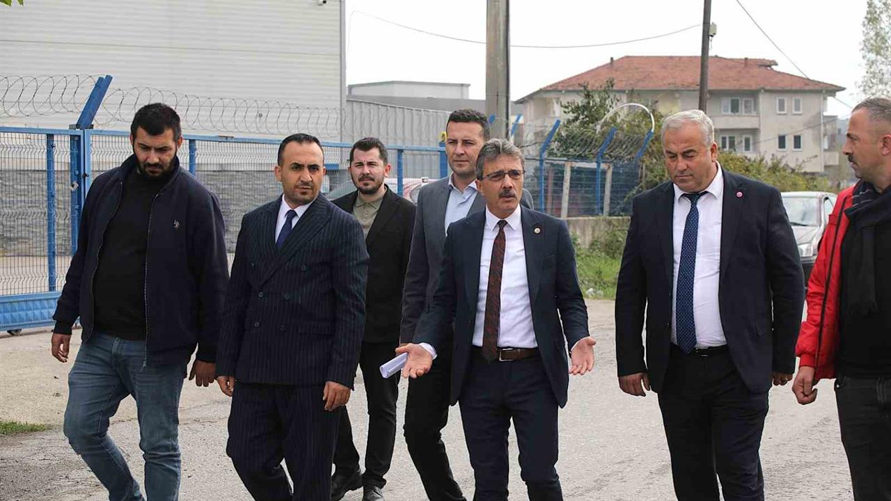 Erenler'de Yıl Sonuna Kadar 30 Bin Ton Asfalt Atılacak