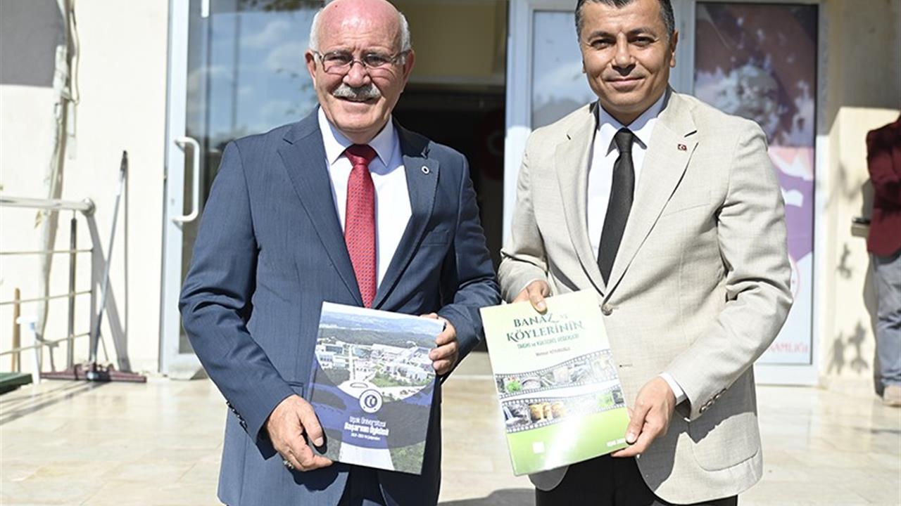 Uşak Üniversitesi Rektörü Banaz MYO'yu Ziyaret Etti