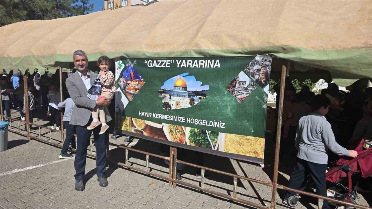 Siverek'te Gazze için Yardım Etkinliği Düzenlendi