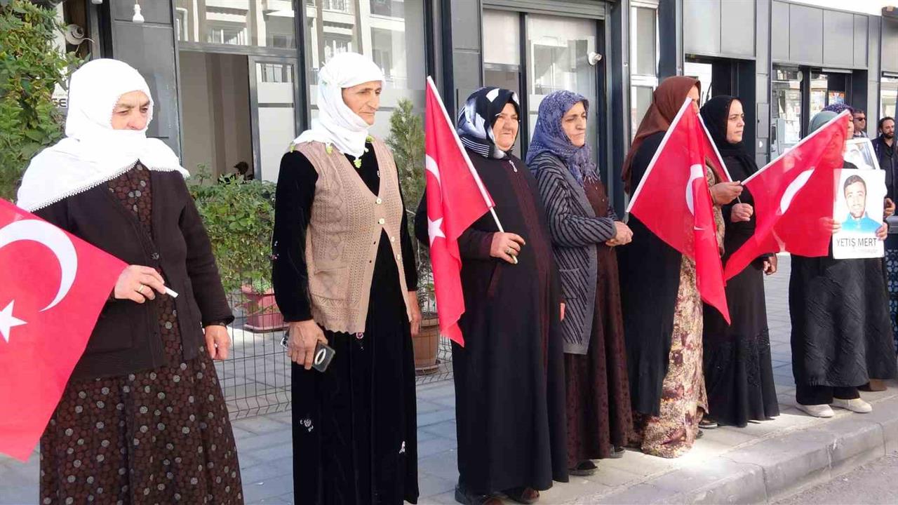 Van'da Annelerin Evlat Nöbeti 110. Haftasında Sürdü