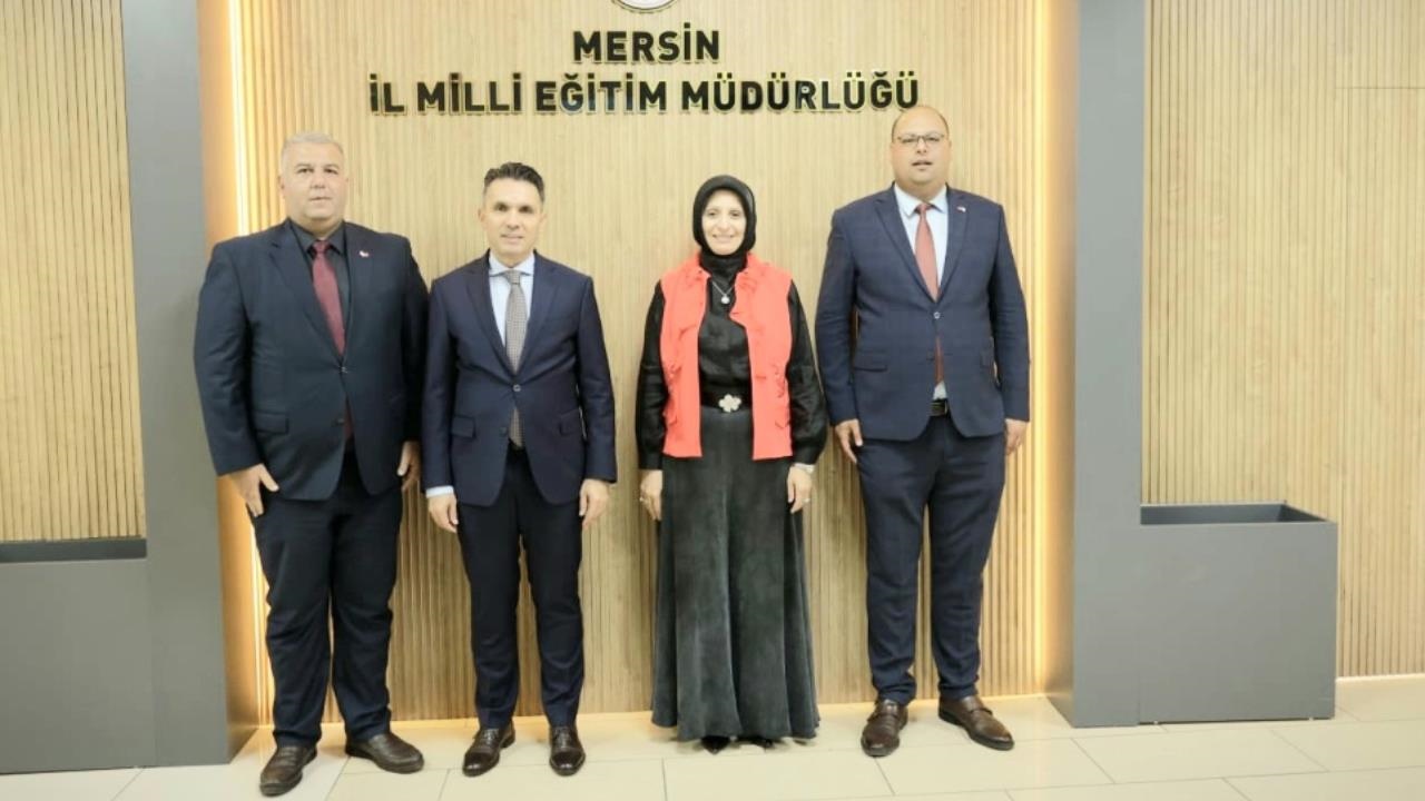 Kuzey Kıbrıs Türk Cumhuriyeti Mersin Başkonsolosu Erek Çağatay ve Beraberindekiler, İl MillÎ Eğitim Müdürü Fazilet Durmuş'u Ziyaret Etti