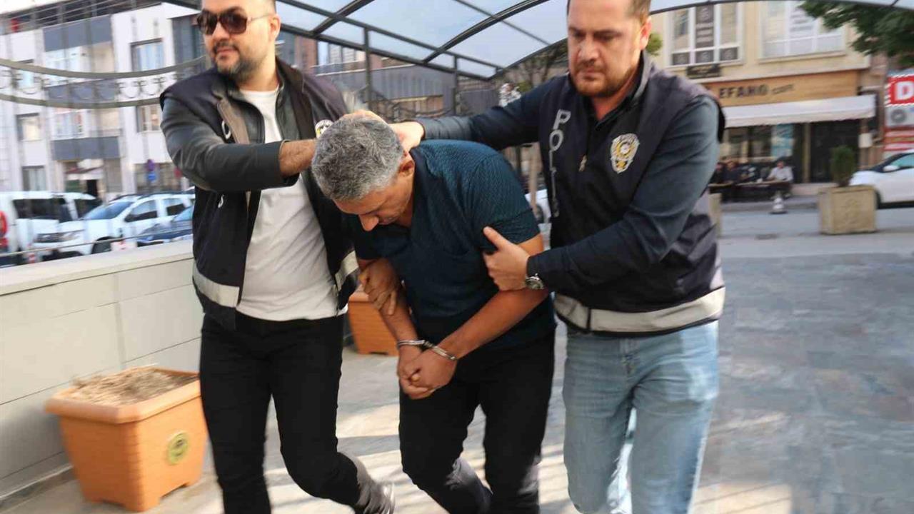 Eskişehir'de Çocuğunu Tekmeleyen Baba Adliyeye Sevk Edildi