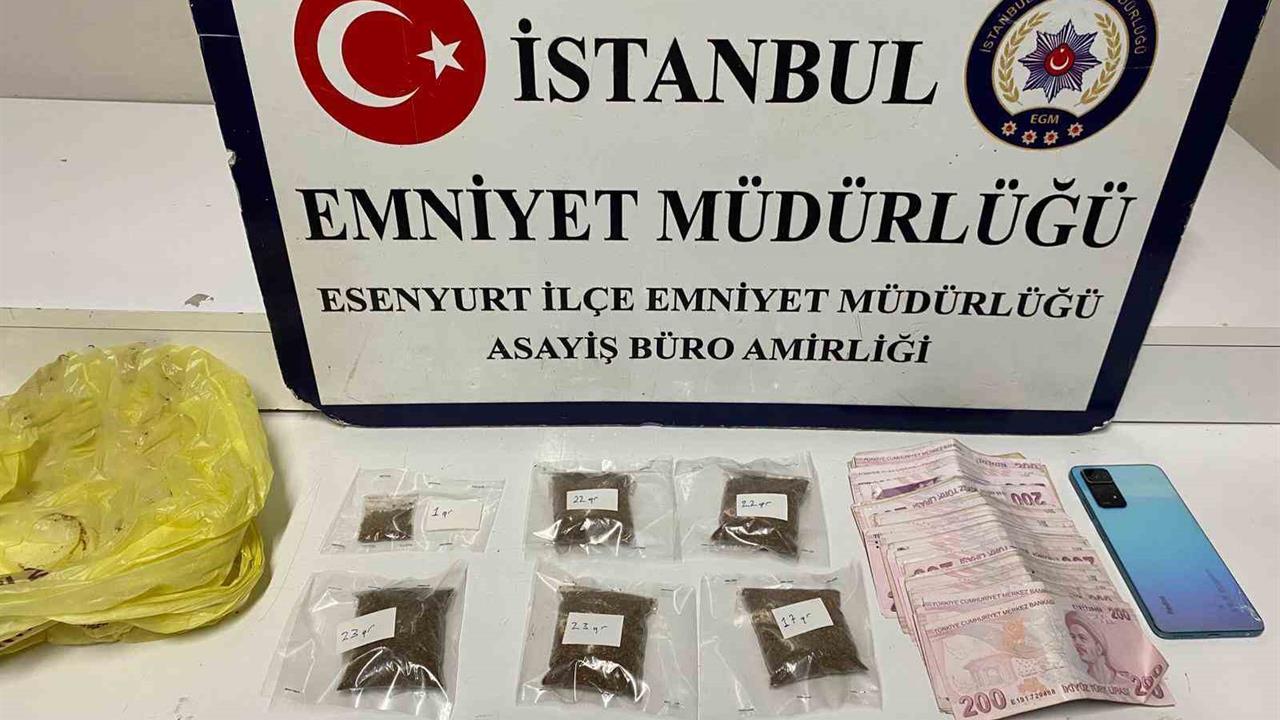 İstanbul'da Uyuşturucu Ticareti: 3 Şüpheli Suçüstü Yakalandı