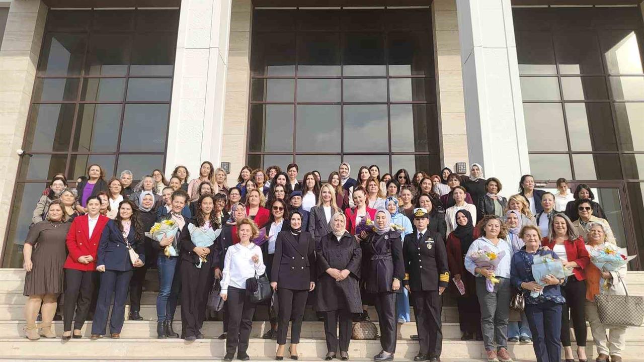 Çanakkale'de Koruyucu Aile Farkındalık Toplantısı Yapıldı