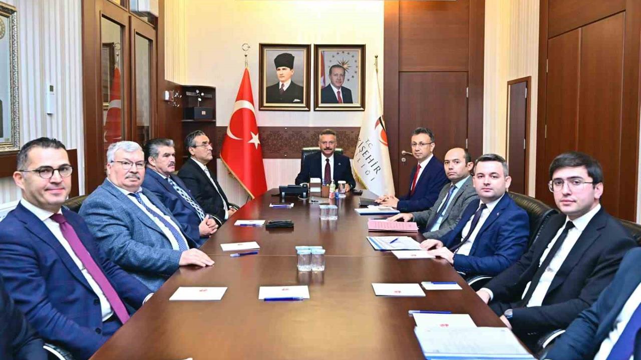 Eskişehir'de Mevsimlik Tarım İşçileri Sorunları Masaya Yatırıldı