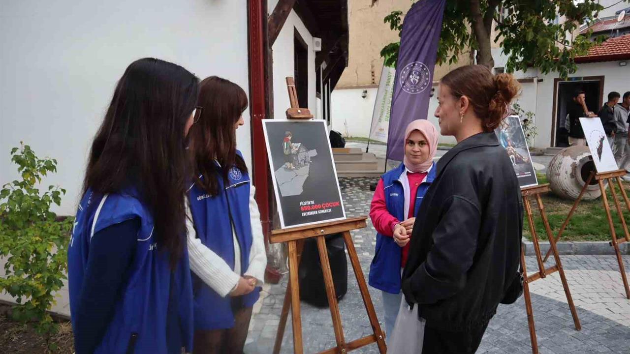 Şuhut'ta Gazze İçin Umut Sergisi Düzenlendi