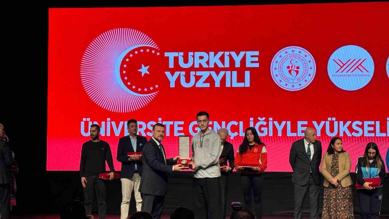 Erciyes Üniversitesi'ne FISU'dan Üç Ödül Birden