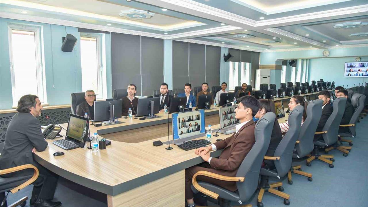 Özbekistanlı Öğrenciler KMÜ'de Tıp Eğitimi Aldı